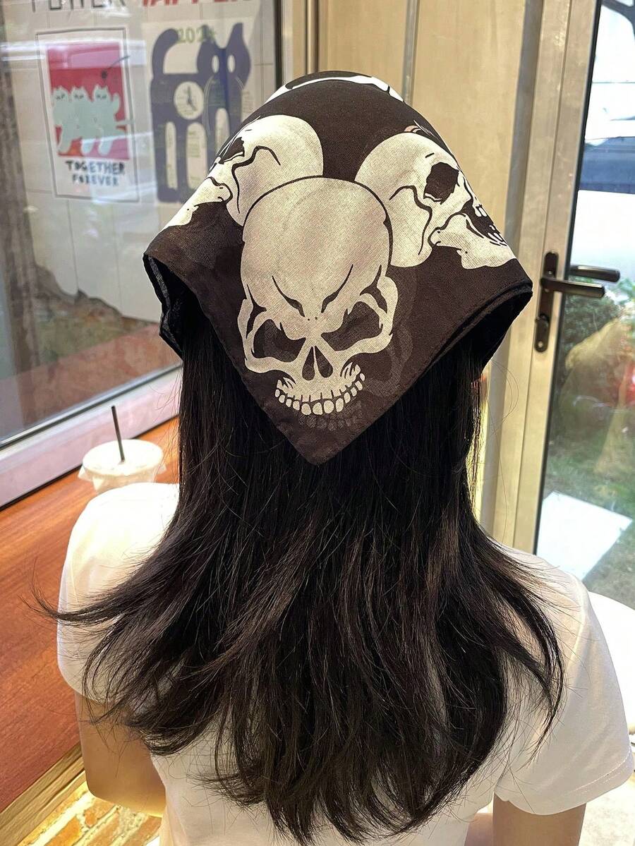 1pc Unique Skull Printed 55cm Small Square Scarf, New Spring Autumn Bandana For Women, Versatile Waist Belt, Bag Decor, Hair Wrap, Fashion Neckerchief For Dress - Black - View 1