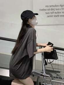 复古V领宽松短袖T恤，休闲修身