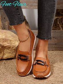 Tênis feminino Foot Flair com estampa de lagarto em relevo e corrente de metal, bico redondo, sola macia, adequado para esportes e direção diária, para todas as estações, calçado esportivo casual sem salto marrom - Castanho - Ver 4