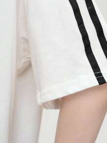 Fashionable Women Loose Casual T-Shirt With Raglan Sleeve And Striped Trim
