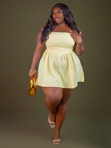 CurvyTilda Vestido de talla grande de unicolor elegante con cuello cuadrado desconstructivo, cinturón en la cintura y bajo