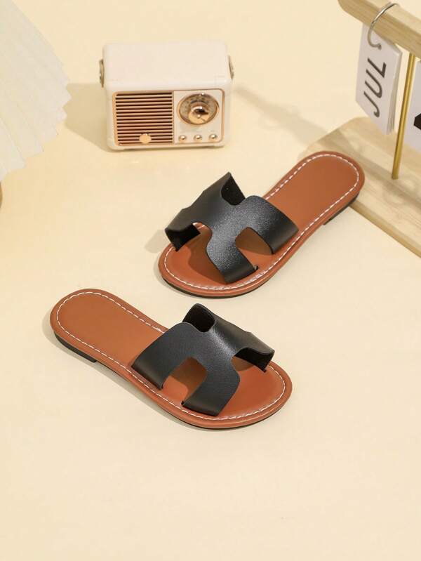 A Pair Of New Summer Children's Slippers, Color Matching, Children Wear Slippers, Summer Little Girls Soft Sole Fashion Sandals, Casual Girls Princess Shoes, Non-Slip Beach Shoes, Suitable For Indoor And Outdoor, Suitable For Little Boys