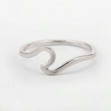 Minimalist Classic Wave Ring, Fashionable Versatile 18K Gold Plated Stainless Steel Band