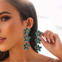 1 par de pendientes con colgante de 5 pétalos con flores estilo tropical recubiertos de epoxi para mujeres