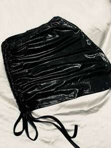 Fitted Metallic Skirt – Shine And Sophistication! - 黑色 - 查看 2
