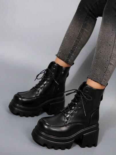 Nuevas botas de plataforma de tacón grueso negro para mujer de otoño/invierno, botas de estilo británico de moda con cremallera y hebilla, adecuadas para vacaciones y uso diario, botas de motocicleta, botas para mujer