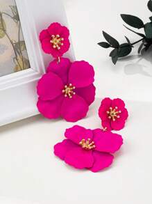 1 Pair Fashion Metallic Painted Floral Elegant Earrings For Women