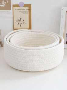 1/3 Giỏ đựng đồ để bàn, Hộp đựng đồ tròn bằng dây đan thủ công, Thích hợp để đặt trên mặt bàn phòng khách, Dùng để đựng đồ ăn nhẹ, trái cây, đồ chơi, Cũng có thể sử dụng ở lối vào, phòng tắm, trang trí nhà cửa, Có thể đựng mỹ phẩm, nước hoa, kính, kính râm, khung ảnh, Giỏ quà tặng ngày lễ. - Màu be - Xem 6