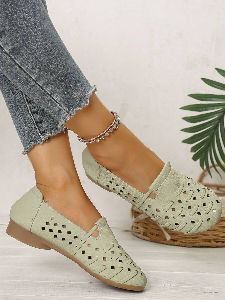Women's Soft Leather Hollow Breathable Flat Casual Shoes, Rubber Sole Anti-Slip Wear-Resistant Lightweight Loafers, Slip-On Design, Comfortable All-Match Spring/Summer New Korean Style