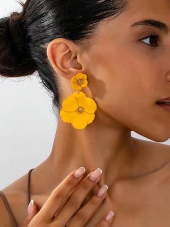 1对时尚新款金属彩绘花卉简约优雅女士耳环，浪漫花卉吊坠耳环，创意花卉耳环