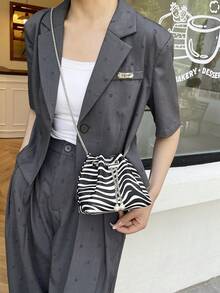 Solid Color Mini Foldable Drawstring Shoulder Bag (Leopard Or Zebra Print Pattern, Color Varies Randomly) - Black and White - View 3