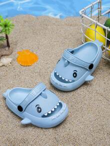 1 par de tamancos infantis unissex de verão com estampa de tubarão, bico fechado, antiderrapantes, para uso interno e externo, sandálias fofas e confortáveis. - Baby Azul - Ver 2