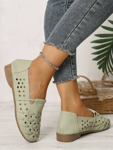 Women's Soft Leather Hollow Breathable Flat Casual Shoes, Rubber Sole Anti-Slip Wear-Resistant Lightweight Loafers, Slip-On Design, Comfortable All-Match Spring/Summer New Korean Style