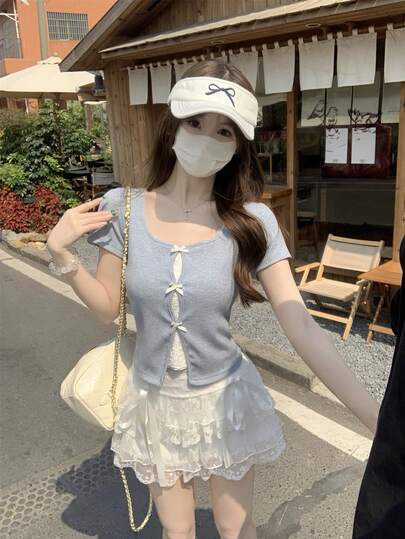 女士夏季蕾丝拼接二合一短袖T恤，适合情人节、春夏季节度假穿着