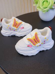 1 paire de baskets bébé respirantes, légères et confortables avec un design mignon de papillon. Convient pour toutes les saisons