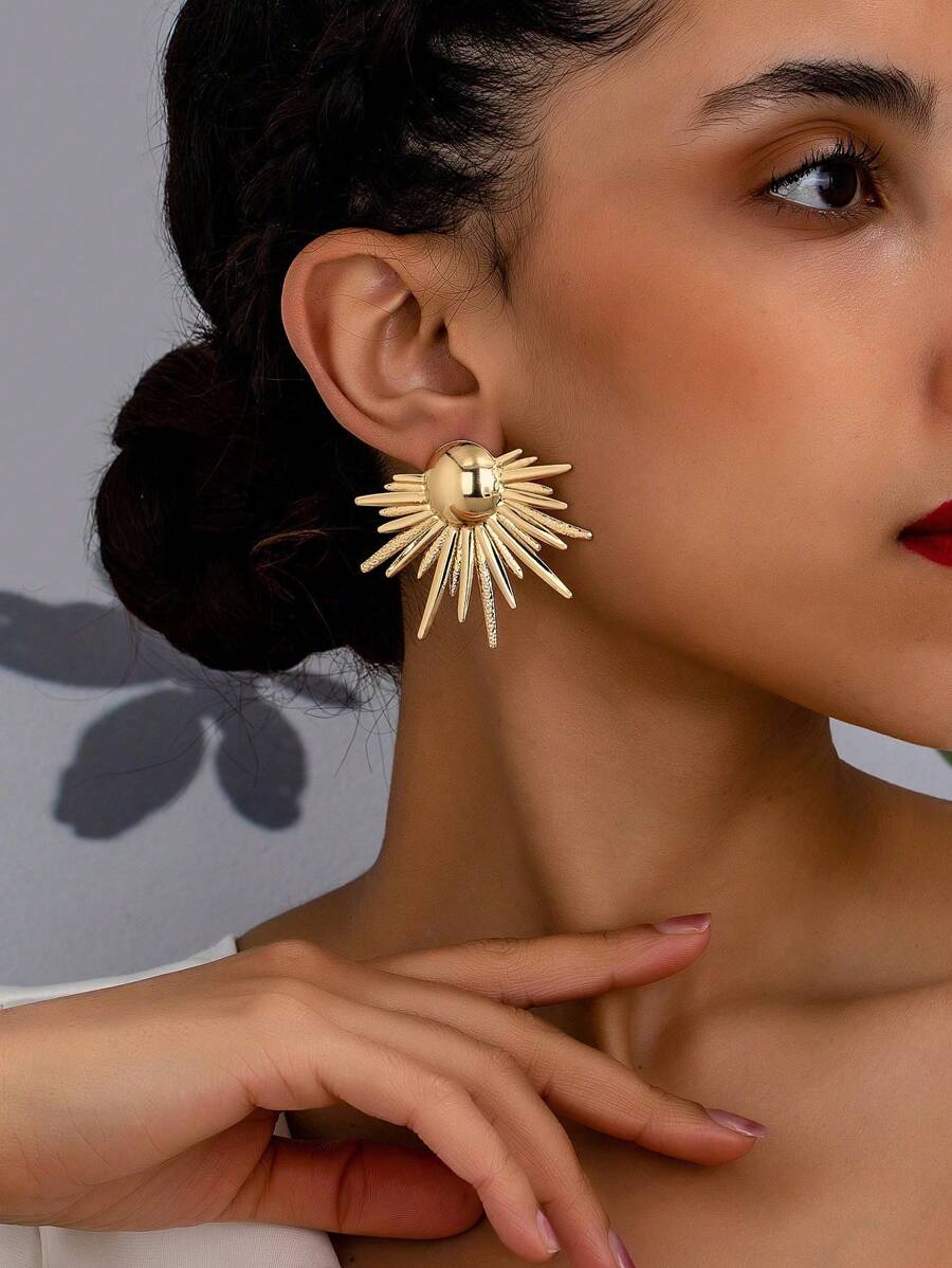 1 Pair Fashion Exaggerated Rivet Design Vintage High-End Stud Earrings