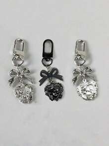 复古蝴蝶结爱心吊坠，包包/手机装饰配件，钥匙扣，丘比特之心吊坠，Y2K可爱百搭包包挂饰，百搭钥匙扣，包包装饰钥匙扣，小礼物，适合送给女性作为生日、情人节、母亲节礼物，情侣配饰 - 銀色 - 查看 3