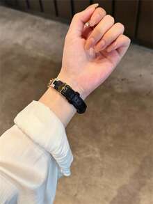 The New Leather Strap Is Compatible With Apple Watch Straps, Apple Watch 10/8/9/7/6/5/4/3/2/1 Series Straps, And Apple Watch Ultra40mm 44 41 45 49 42 38mm Women's Fashion Bracelet Accessories. Wearing It Is Neither Stuffy Nor Comfortable, Very Suitable For The Wrist - Black Gold - View 6