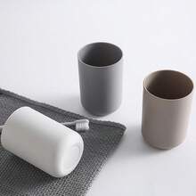 1/2/3 Stück einfacher Spülbecher, schlichte gewöhnliche Zahnputzbecher, Kunststoff Spülbecher, minimalistischer Badezimmerbecher, Badezimmerzubehör, minimalistischer Paar Zahnputzbecher, japanischer praktischer Waschbecher für unterwegs, kreativer einfacher Spülbecher für Zuhause