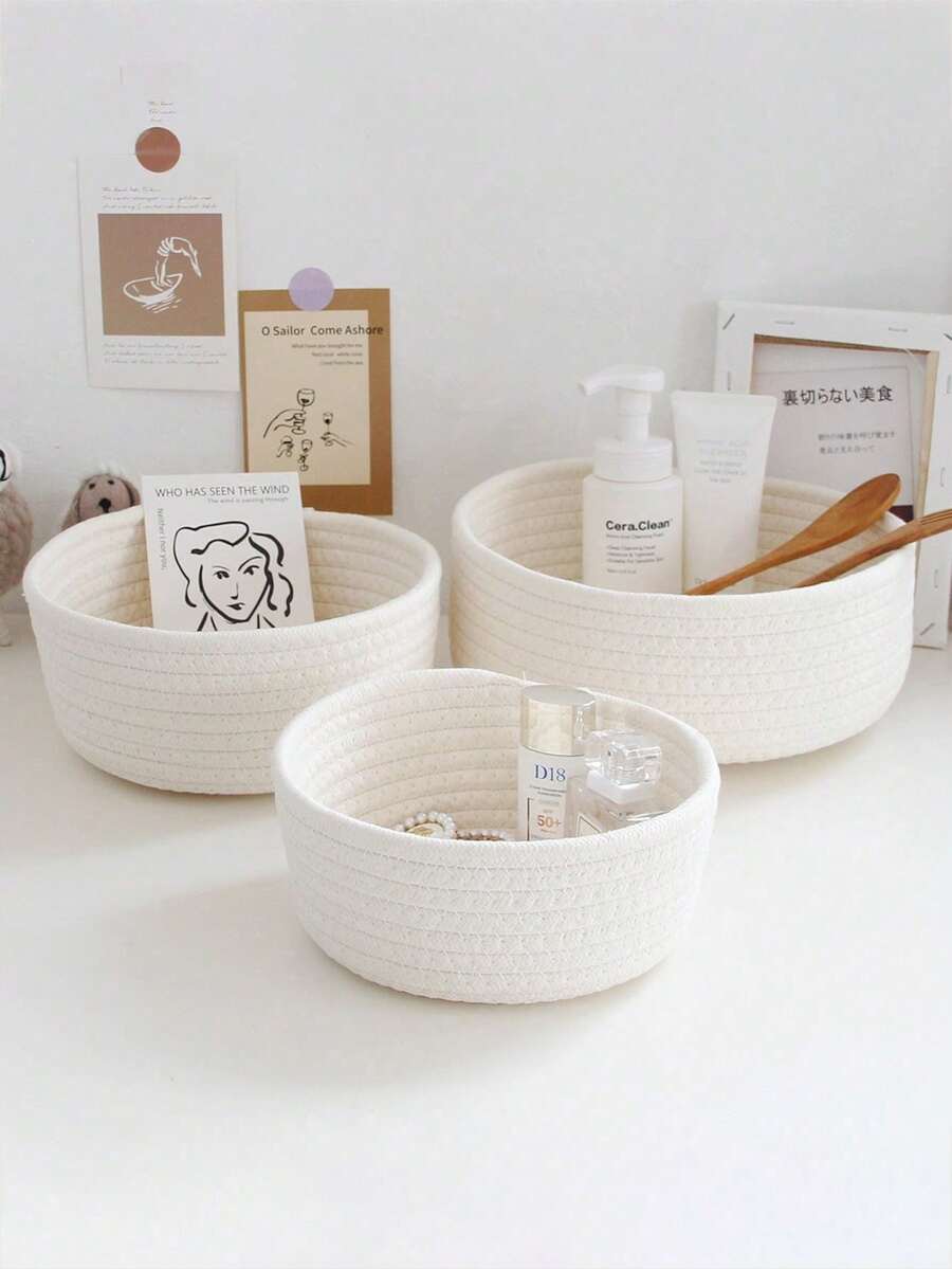 1/3 Giỏ đựng đồ để bàn, Hộp đựng đồ tròn bằng dây đan thủ công, Thích hợp để đặt trên mặt bàn phòng khách, Dùng để đựng đồ ăn nhẹ, trái cây, đồ chơi, Cũng có thể sử dụng ở lối vào, phòng tắm, trang trí nhà cửa, Có thể đựng mỹ phẩm, nước hoa, kính, kính râm, khung ảnh, Giỏ quà tặng ngày lễ. - Màu be - Xem 1