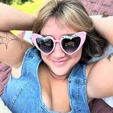 Personalised Custom Birthday Queen Pink Faux Pearl Heart Sunglasses 16th 18th 21st 30th 40th 50th 60th 70th Birthday Party Decoration Gift Present Photo Props Finally 21 Bday Celebration, Art Activities For Children, Ornamental, Personalized, Tea Room, Home, Garden, Office, For Anniversaries, For Valentine's Day, For Mother's Day, For Birthdays, For Graduation,Souvenirs - Custom Pink Pearl Glasses - View 4