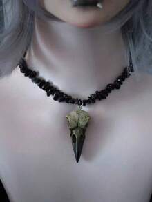 1pc Unique Gothic Black Crow Bone Pendant Necklace, ABS Resin Unisex Decorative Necklace Suitable For Halloween, Party, Special Occasions - Black - View 1