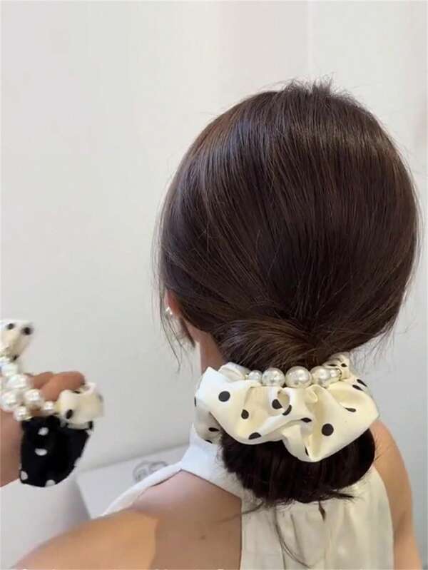 1 peça de faixa de cabelo de cetim chiffon com bolinhas plissadas, moderna e sofisticada, com pérolas para o intestino grosso, rabo de cavalo elegante, acessório de cabelo de alta elasticidade