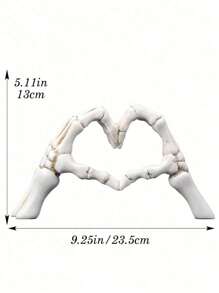 A Loving Hand In The Shape Of A Skull Hand Is A Necessary Decoration For Halloween, And It Is Also A Good Choice For Daily Home Decoration And The Best Choice For Halloween Gifts.
