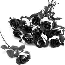 Set de 5 ramos de rosas artificiales blancas y negras, flores falsas de plástico góticas para boda, decoración de Halloween, tallos de rosas realistas para exhibición en el hogar u oficina