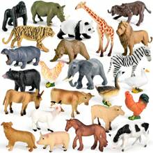 24 specie animali non ripetitivi, di dimensioni approssimative di 1-3 pollici, in materiale PVC solido, come leone, tigre, elefante, panda, giraffa, rinoceronte, ippopotamo, orso bruno, orso nero, zebra, gorilla, bufalo, bue giallo, mucca, asino, cavallo, maiale, cane, capra, pollo, anatra, oca, pecora e altri modelli di animali simulati, molto adatti per la decorazione domestica, giocattoli modello per l'insegnamento cognitivo dei bambini, regali per le feste