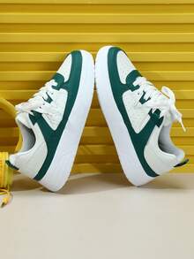 男士软底白色运动鞋，百搭运动鞋，白色带绿色拼接休闲滑板鞋，非常适合节日礼物或派对/街头穿着 - 白綠 - 查看 1