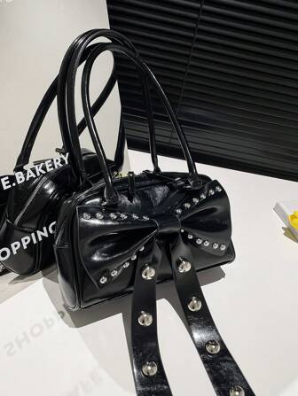 1个简约复古拉链手提包，带口袋，双提手，适合女士日常休闲及通勤使用。