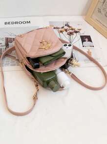 A Mini Quilted Backpack, A Mini Swan Hardware Decoration Small School Bag, Very Suitable For Travel, Shopping.