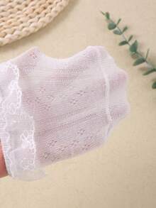 1双柔软透气蕾丝花边公主风女童袜子 - 白色 - 查看 2