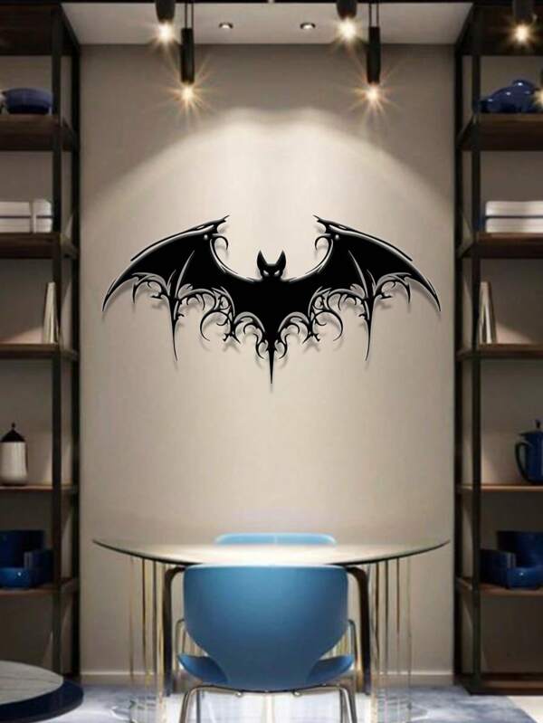 1 Stück Gotischer Stil Fledermaus Metallwanddeko, mysteriöses Fledermaus Design, schwarzes Eisen Halloween Dekoration, hochwertige Metallkunst Wanddekoration, einfach zu installieren, geeignet für Horror Wohndekoration oder als Geschenk für Horror-Enthusiasten, Halloween Deko, geeignet für Innen- und Außenwanddekoration, Haushaltsdekoration, Schlafzimmer, Wohnzimmer, Garten, Terrasse, ideal als Einweihungsgeschenk, Feiertags-, Geburtstagsdeko für Herbst Raumdekoration