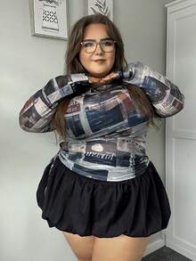 Hourglow Parte superior de malla con hombros descubiertos con gráfico de letra en tallas grandes - Multicolor - Ver 7