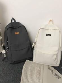 男女通用大容量多层背包，多功能休闲学生背包，轻便短途旅行行李包。此配件仅用于拍摄效果，实际产品不包含。