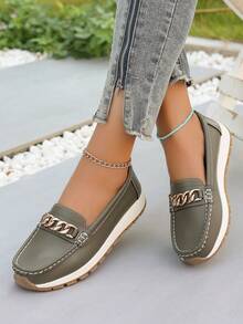 Comfy Womens Solid Color Round Toe Loafers - Tassel Embellished, Lightweight, Faux Leather Upper, Soft PU Sole, Elegant Slip-On Shoes For All Seasons