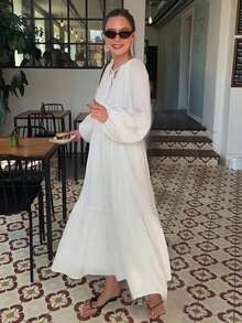 Elegancka sukienka damska w jednolitym kolorze w stylu boho z falbanką u dołu i skręconym przodem, z długim rękawem, jesienno-zimowa sukienka na wakacje, odpowiednia na Halloween i Boże Narodzenie - Biały - Zobacz 3