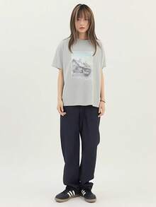 100% Cotton Ladies' T-Shirt, Short Sleeves, Japanese-Style Illustration, Summer New Arrival, Simple And Stylish, House Scene On A Light Gray Background, Casual, Crew Neck - 淺灰色 - 查看 1