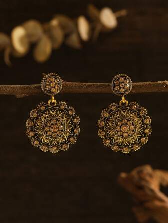 1 Pair Retro Alloy Material Exaggerated Hollow Floral Hoop Earrings, Suitable For Women's Daily Wear