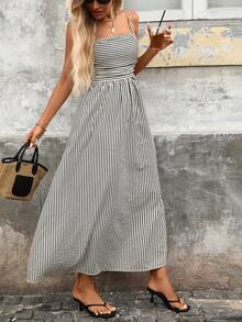 Gestreiftes gewebtes Lässig Kleid mit gerüschtem Saum, geeignet für Hochzeit
