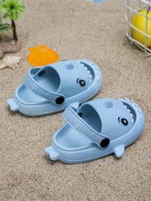 1 par de tamancos infantis unissex de verão com estampa de tubarão, bico fechado, antiderrapantes, para uso interno e externo, sandálias fofas e confortáveis. - Baby Azul - Ver 4