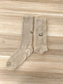 1/2/3/6双简约白面袜，男士夏季运动袜，女士黑色居家地板袜，多色百搭青年运动袜，让你的双脚展现青春活力，非常适合夏季穿着，透气的设计让这款袜子更适合跑步、跳绳、打球等运动穿着，秋季