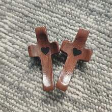 1/3/5/10/20 pezzi Croci in legno vintage con dettagli a forma di cuore - Croci cristiane portatili adatte per preghiera, conforto e esposizione da tavolo - Croci in legno multifunzionali adatte per decorazione domestica e regali religiosi, decorazioni stagionali, loghi e targhe