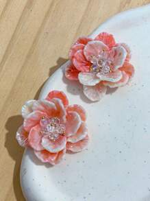 A Pair Of Cute Geometric Three-Dimensional Resin Flower Earrings (With Random Petal Colors) For Daily Wear By Both Men And Women