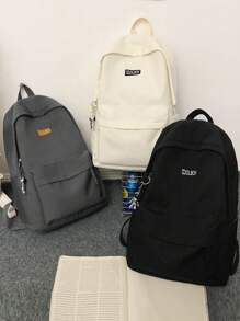 男女通用大容量多层背包，多功能休闲学生背包，轻便短途旅行行李包。此配件仅用于拍摄效果，实际产品不包含。