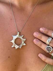 Boho Style Chunky Silver Sun Pendant Necklace, Eye-Catching Large Pendant Jewelry, Essential For Women - Silver - View 1