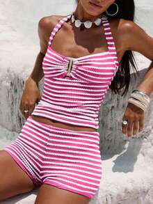 Set de 2 piezas de bikini de verano con top de punto a rayas y color contrastante, y shorts con colgante de resina hueco - Rosa Fucsia - Ver 3