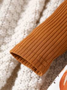 2-Piece Set Of Halloween Pit Stripe Texture Baby Girl Bow Ruffled Long Sleeved Jumpsuit With Pumpkin Print Skirt And Bow Headband - 卡其色 - 查看 6